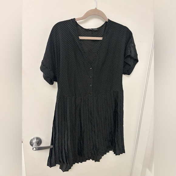 Polka dot pleated dress - Picture 1 of 4